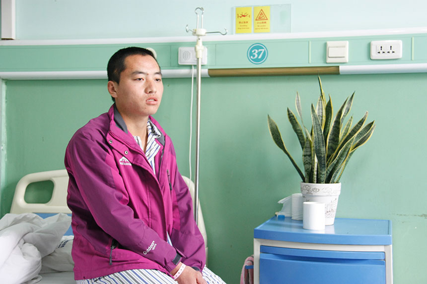 孤身千里求医,只为证明一个男人的责任