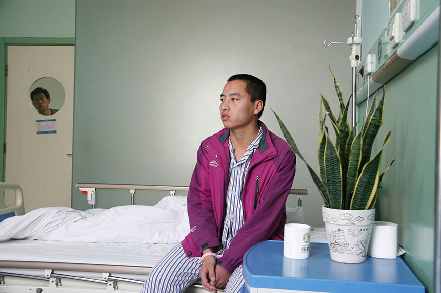 孤身千里求医,只为证明一个男人的责任